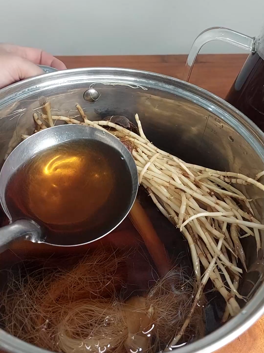 Không nghĩ đun nước từ rễ cỏ tranh lên nó lại ra 1 thức uống ngon thế này. #nongthao #lamvuon #nauan #xuhuong #xuhuong2024