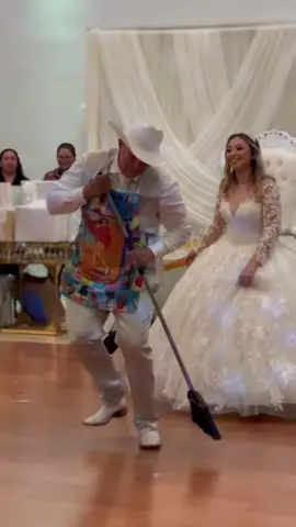 This was so fun to watch! 😅 Have you seen this wedding tradition before?  #dolcevillaevents #2024brides #2025bride #misquince #misxvaños #misxv #htx #fupage #mexicanwedding #bridetobe #mandilon 