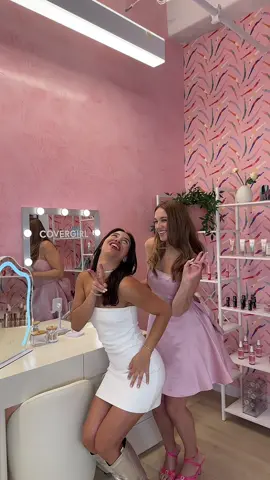 Haha so much fun thank you so much @COVERGIRL for inviting us to your Miami studio!! 💗  @SkysTheLimit  #covergirl #covergirlstudio #easybreezybeautiful #miamiinfluencer 