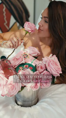 La rose c’est le parfum de la maison, des mains de ma maman dans mes cheveux, qui me faisait prendre mon bain petite. J’ai voyagé vers ces souvenirs avec la gamme #herbalessence rose 🌸 Avec jusqu’à 97% d’ingrédients d’origine naturelle, une formule et un packaging respectueux de l’environnement, vos cheveux sont nourris, doux et brillants, le tout avec un parfum sublime 🌸 #HerbalEssences #HerbalEssencesRose #HerbalEssenceLaVieEnRose #lavieenrose #naturel *collaboration commerciale