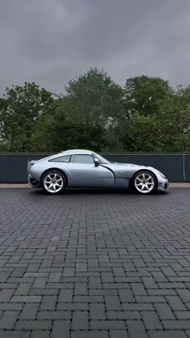 Replying to @TheRealKingChadKennedy Still one of the strangest looking vehicles out there  Courtesy of @hiltonandmoss  #tvr #tvrsagaris #carsoflondon #supercar