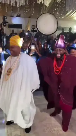 The ADELEKES vs THE EJIOFORS dancing competition only Chioma can make Daddy stand up this quick … #bestdayofourlives 