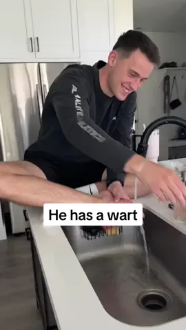 Not him washing it in the sink 🥴 #samandjess #couples #relationships 