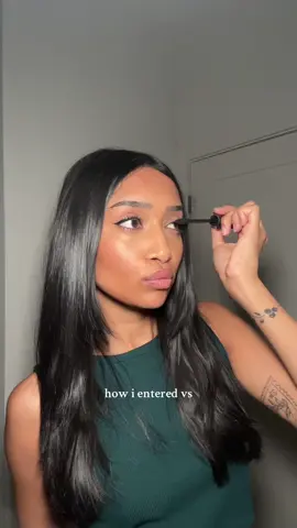 i have in fact mastered doing a full face in 10 minutes  #howientered #makeuptransition #makeuplook #summermakeup 