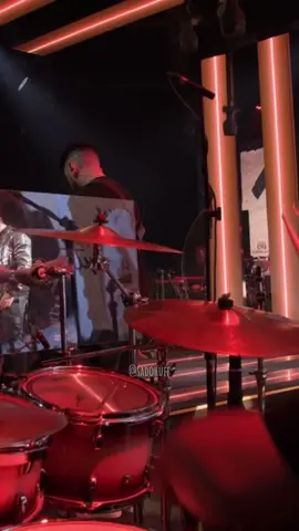 Amar tambem é inteligência! 🤍 #mariliamendonça #henriquecasttro #lançamento #sertanejo #mariliamendonca #tipografia 