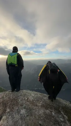 Crazy wingsuiters BASE jump #basejump #basejumping #wingsuit