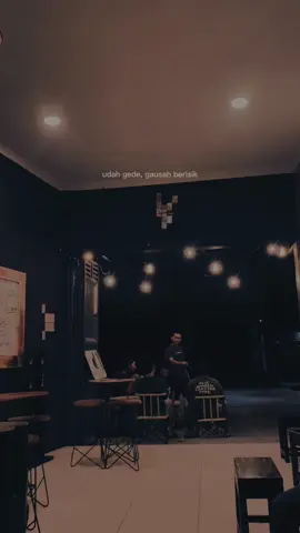 lekaslah pulih, tanpa bercerita             #sadvibes🥀 #vibesmalamhari #fypシ゚viral #storywa #coffeshop 