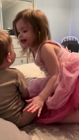 The best teacher. Teaching him how to say basagna, basghetti, and play patty cake 😂