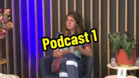 Teaser van onze 1e aflevering van de Podcast die ik samen met collega Mike, van Brabant Zuid Oost, heb opgenomen bij “Ontwikkelingen binnen defensie en veiligheid” De stelling luid: “Ambulance spoed en Ambulance midden complex is hetzelfde”  Ben jij nou benieuwd geworden en wil jii deze aflevering zien? Kijk deze afkevering op Youtube!  https://youtu.be/GiScWdZdgFc?si=NNzPdQ9KCEGLXn0c #zusteranita #socialmedia #podcast #uitleg #fyp #foryoupage #ambulance #rotterdam #verpleegkundige #enthousiasme 