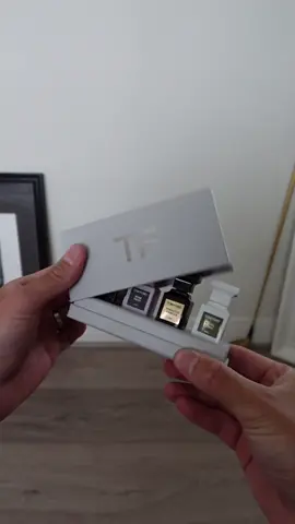 The best $100 you will spend at Saks. Its a Tom Ford fragrance sample set with 4 different fragrances. I love this because you can try different ones before pulling a trigger on the full sized bottle. #mensfragances #tomfordfragrance #tomfordsamples #tomfordfragrances #tomfordfragranceset #mensfrafrancetomford 