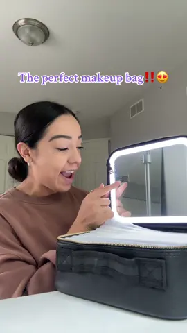 The best makeup bag‼️🔥#foryoupage #share #like #fyp #tiktokshop #makeup #makeupbag #makeupbagwithmirror 