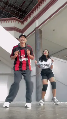 Sa kode deng mata- Ko balas deng senyum 😁❤️‍🔥 | DC by us😍 | Song : Kalau Boleh 👍🏻 . . . #fypシ #viral #dance #tranding  #masukberandafyp  #indonesia #timur #dancetimur #couple 