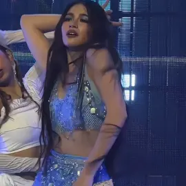 aphrodite indeed 🧎‍♀️🧎‍♀️ originalvidcrdts: maloinchkin on x #aiah #bini #biniverse 