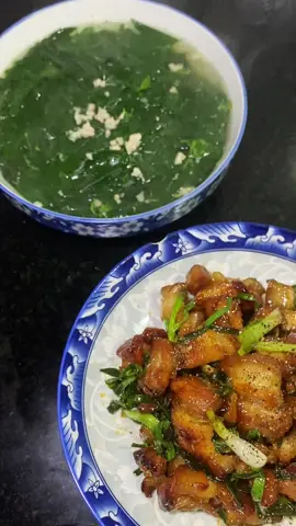 Ba chỉ cháy cạnh..Canh rau ngót thịt bằm Cuối tuần làm bữa cơm đơn giản vừa nhanh lại vừa ngon😅 #LearnOnTikTok #ăncungtiktok #nauancungtiktok #monngonmoingay #comnha #maiphuocthien 