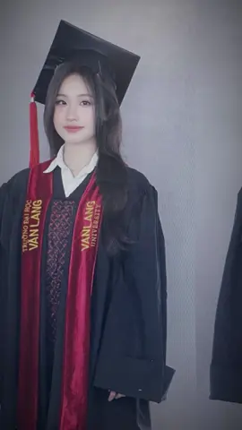 From one day, to finally 🎓            #CapCut #fyp #viral #vanlanguniversity #vlu