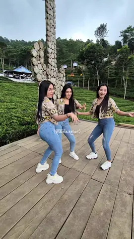 sing nyoting sikile wes ngowel , salah njangkah iso bundasss kabeh wahahaha #mamakelud  #keludproduction 