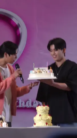 Pond came to Phuwin birthday #LoveEmbracesPHUWIN #phuwintang #ppnaravit @phuwintang @ppnaravit 