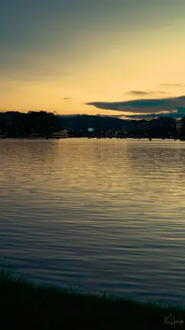 Sau này tôi mới phát hiện, thế giới này thực sự rất rộng lớn. Nếu như không cố tình gặp nhau, thì sẽ chẳng bao giờ gặp được. #sony #hoanghondalat #cinematic #travel #dalat 