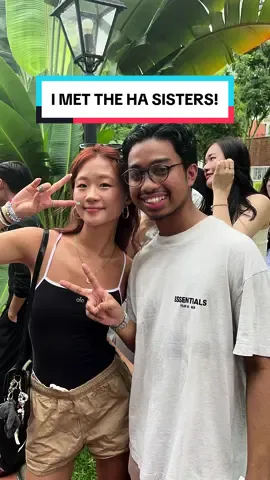I MET THE HA SISTERS!                            #hasisters #hjevelyn #evelyn #ericaha #emilyha #singapore @Evelyn Ha @Ericaha 
