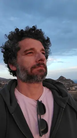 Conosco un posto nel mio cuore Dove tira sempre il vento . inizia la stagione della torretta e Damusetto . #doveeblasco #consulenteimmobiliare #agenteimmobiliare #casaaprimavista #pantelleria 