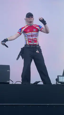 DU BIST EIN SCHWEINEHUND ‼️🗣️#joost #joostklein #joostkleindroomgroot #joostkleintour #concertatsea #europapa #joostkleinfryslan #filthydog #gabberland @joost 