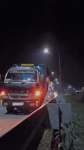 tetep nganggo ilmu kelapa semakin tua semakin atos tepes semakin atos batok e🤣#hariini #berandatiktok #lampungtiktok #fypシ゚viral #masukberanda #trendingvideo #pesonatrucklampung #trendingtopik #teamdutaiclik #mentahanvideo 