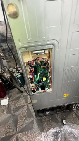 Cambio de compresor a refrigerador Inverter #LG #limaperu🇵🇪 #fyp #viral #lima #limanorte #limasur #hvac #miraflores_lima_peru #sanisidrolimaperu #sanborjalima #sanjuandelurigancho #callao_perú #refrigeracion #latino 