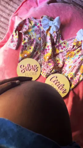 They turned a month old today!!💕🥺#twins #preemie #pregnant #MomsofTikTok #sahm 