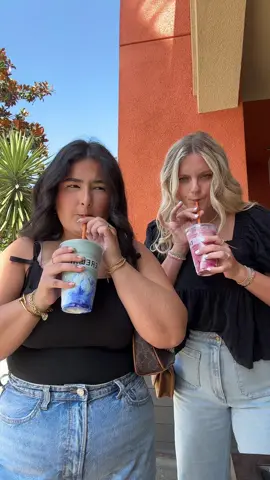 erewhon smoothie taste test: 10/10🌴 #erewhon #erewhonmarket #erewhonsmoothie #erewhonreviews #erewhonhaul #smoothies #breakfast #haileybieber #haileybiebersmoothie #strawberryglaze #coconutcloudsmoothie #losangeles #la #losangeleslife #thingstodoinla 