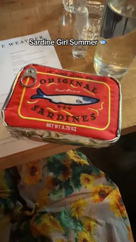 The cutest bag for summer 😆🐟🫶 #sardines #sardinebag #storagebag #tiktokshopfinds #summeressentials #makeupbag #clutch 