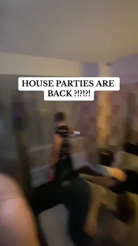 I got there and asked for the cloackroom and the bounce said “cloakroom in a house party ???” Pls you need to go #houseparty #party #nightout #dancing #karoke #fyp #foryoupage 