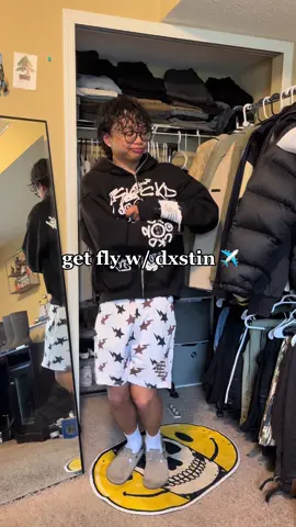 get fly w / me 🦇 #fyp #fashiontok #streetwear 