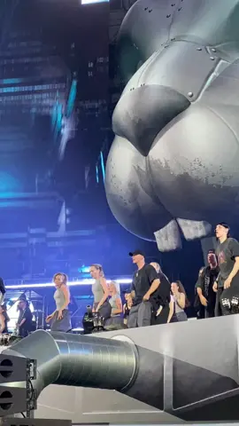 Я до сих пор переполнена эмоциями от того что танцевала на концерте @<3 егора крида😍😍😍#егоркридконцерт #егоркрид #ekteam #ekteamekfamilyforever 