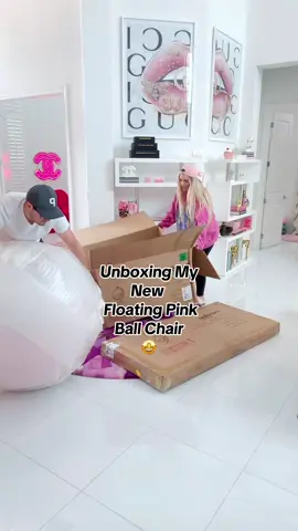 Everything is on myBl0👆 follow my IG-imjuliekay 🩷 Unboxing my new pink floating ball chair 🤩💅🏼 #unboxing #pinkaesthetic #floatingchair #homedecor #pinkhomedecor #chair 