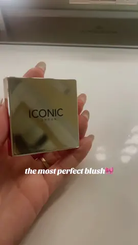 love love love this blush🛍️ @Iconic London #fypシ゚viral #foryoupage #makeup #girls #blush 