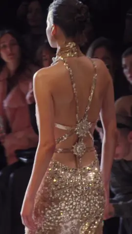 ZUHAIR MURAD S/S 24 #zuhairmurad #hautecouture #couturedress #fashiontiktok #fashion #beauty #dress #model #Runway #moda #style 