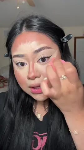 Let’s not swipe our makeup on!!😳 #makeup #makeuptutorial #foryou #makeuphacks #makeuptips #makeupforbeginners 