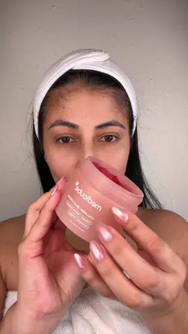 Este es el secreto de los coreanos para lograr una piel súper glow @Medicube Global  Jelly cream es un crema con textura gelatinosa a base de colágeno hidrolizado que te ayudará a dar firmeza y elasticidad aportando brillo e hidratación. Previene el acné y no contiene colores artificiales. Una excelente opción si quieres lucir una piel de porcelana y súper glow. SÍGUEME PARA VER MÁS CONTENIDO💖 #skincare #skincareroutine #skincareproducts #cuidadodelapiel #medicube #rutinadeskincare #rutinafacial #jellylujah #collagenjellycream #glowskin #pielglow #glassskin #dryskin #jellyskin #glowbooster #beautycontentcreator #contentcreator #ugccreator #ugc #kbeaut #productoscoreanos #productosskincare #cremagelato #kbeauty  #koreaskincare #koreaproducts #koreancream #koreanskincare 