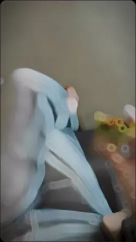 #CapCut Chẳng còn lâu nữa, anh và tôi cũng sẽ gặp nhau mà, phải không? Chỉ là hiện tại em và anh đang lạc mất nhau giữa thế giới mấy tỉ người kia, anh đang bận vui đùa với thanh xuân đẹp đẽ của mình. Tôi thì đang loay hoay từng ngày hoàn thiện chính mình, sắp xếp lại những ngổn ngang đang bày ra trước mắt của tuổi trẻ. Em có cho mình đôi ba lần đổ vỡ, nhưng tôi tin thứ chân tình cuối cùng là để dành cho chúng ta. Vài trạm dừng chân khiến em thất vọng và hụt hẫng, nhưng niềm tin ở trạm cuối đó, tôi sẽ giữ chân anh ở lại. Em sợ lòng người không đủ sâu sắc để thấu hiểu anh, em sợ trái tim lại bị đùa giỡn thêm một lần nữa. Nhưng anh à, khi hai trái tim từng tổn thương như chúng ta sẽ biết cách Ướm mình sao cho vừa vặn. Em còn đang đợi, một người đàn ông chu toàn, tử tế sẽ dịu dàng nắm lấy tay em băng qua hết những tháng năm còn lại của cuộc đời. Tôi thì vẫn chờ, gồng gánh cả tuổi trẻ chẳng có lấy một chút thanh đạm này, mặc cho sự đơn độc đang từng ngày bào mòn tận mỗi tế bào. Âm thầm dọn dẹp lại mọi thứ, trang hoàng lại chút tình cảm này mà đường hoàng dành cho ah . Rồi một ngày, xin lỗi ag vì tôi đã tới trễ. Nhưng tôi đã có thể cho ah nửa cuộc đời còn lại trọn vẹn nhất có thể rồi.#xuhuong #chodoi #funny #buon_tam_trang 