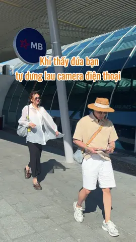 Bạn ơiiiii!!!!!! Chụp giúp tôi đúng 1 tấm thôyyyyy. 1 tấm thoy xin hứa @Thanh Hằng 🤣🤣🤣