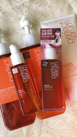 DAMAGE CARE SHAMPOO (1SET)✨ Shampoo & Conditioner: - Wangi bau floral - Dapat mengurangkan masalah rambut rosak spt rambut bercabang, kering serta anti rambut lepek - Rambut jadi sangat lembut dan wangi Serum Original: - Sesuai untuk normal hair - Mengurangkan masalah rambut kering atau bercabang - Wangi bau floral Serum Rich - Sesuai untuk rambut selalu menggunakan hairdryer atau pelurus rambut (rebonding)  - Menggurangkan masalah rambut kering - Rambut jadi lembut dan sangat wangi #fyp #fypage #miseenscene #perfecserum #shampoo #haircareroutine #haircareproducts 