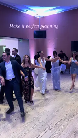 Make it perfect planning #chaldeandance #bestdancer #اكسبلور #sandiegosingers #hussamalrassam #detroitchaldean #realdancersoftiktok #iraqi #كباريه #chaldeanwedding #سورث #سانديكو #bestdj #Makeitperfectplanning #bestbride #engagement #lovestory 