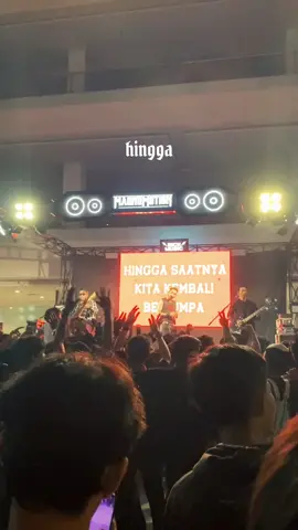 #rebellionrose #rebellionroseofficial #comrades #gigs #gigsbogor #infogigsjabodetabek #vivomallsentul #fyp #CapCut #punk #punksnotdead 