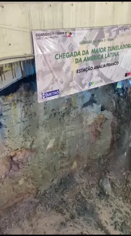 TBM breakthrough in Anália Franco Station which is part of the Green Line 2 Extension in São Paulo Subway, Brazil. Metro projects in large cities offer substantial future benefits. They enhance urban mobility, reduce traffic congestion and pollution, and promote sustainable development. Additionally, they boost economic growth by improving access to jobs and services, making cities more livable and efficient in the long term. #brazil #metro #saopaulo #saopaulometro #tunneleducation #tunnellingpage #tunelfuturistico #tunelizacion #tunelfuturistico #مهندسی_عمران #tunnelengineering #artoftunnelling #tunnel #tunnelengineeringisthefuture #tunnel #tunnelling #tunneling #tunel #civilengineering #miningengineering #learntunnelling #tunnelphoto #geotechnicalengineering #geologist #undergroundconstruction #undergroundspace #undergroundproject #تونلسازی #tunellingtechnique 