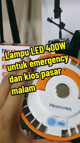 Lampu MAX POWER 400w ini punya cahaya yang super duper terang. Teknologi LED nya emang mantul. Cahaya soft yang mampu menerangi hingga 10 jam. cocok untuk pasar malam atau kegiatan outdoor yang membutuhkan penerangan tambahan tanpa listrik. Penggunaan bisa digantung dan ditempel ke besi. #lampu #lampuled #lampucamping #lampudarurat #lampuportable #lampuoutdoor #nightlamp #lampugantung #emergencylamp #lampuemergency #videolebihpanjang #wib #wibgajian #shopmaster #belilokal 