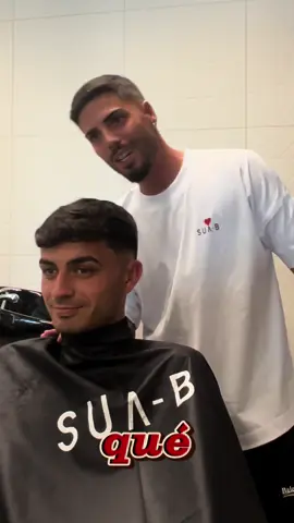 Como se llama el corte de @Pedri González ?  Visita @salonsuab para hacerte el Platanito HairCut 🍌🇪🇸