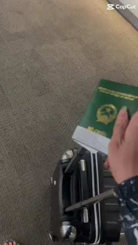 Thèm cái cảm giác cầm hộ chiếu sách balo lên máy bay quá 🥺