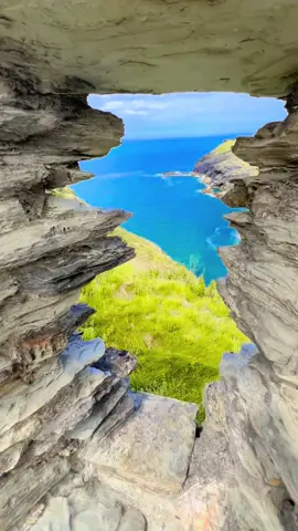 Beautiful uk view 🇬🇧👌❤️🥰#bestplacestovisitincornwall #tintagelcastle #exploreuk🇬🇧 #growmyaccount #100k #cornwallbeaches #fypage 