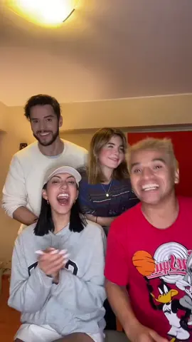Con mis herman@s del arte @Alex Béjar @🍟Brenda Matos Fadholi @Esteban Recagno y vamos por más, gracias papito Dios por todo lo que nos brinda... ¡Ya, pa' que Más! 🎭 🎬📹🎞️ #sad #viralvideo #bts #humor #trending #friends #viraltiktok #illu #Love #keşfet #funny #comedia #meme 