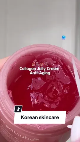 Collagen Face Jelly for a Real Glow Skin🫧 -20% 13.07 YesStyle  Contains hydrolyzed collagen and hyaluronic acid. The texture is unusual and takes some getting used to; you need just a small amount (I used too much in the video). The gel absorbs completely in about 1-2 minutes, leaving the skin radiant. Suitable for combination and sensitive skin. #YesStyle #YesStyleInfluencers #YesStyleReview #medicube @medicube_official #ugccreator #ugceurope #ugcgermany #koreanskincare #koreanskincareproducts #koreanskincareroutine 